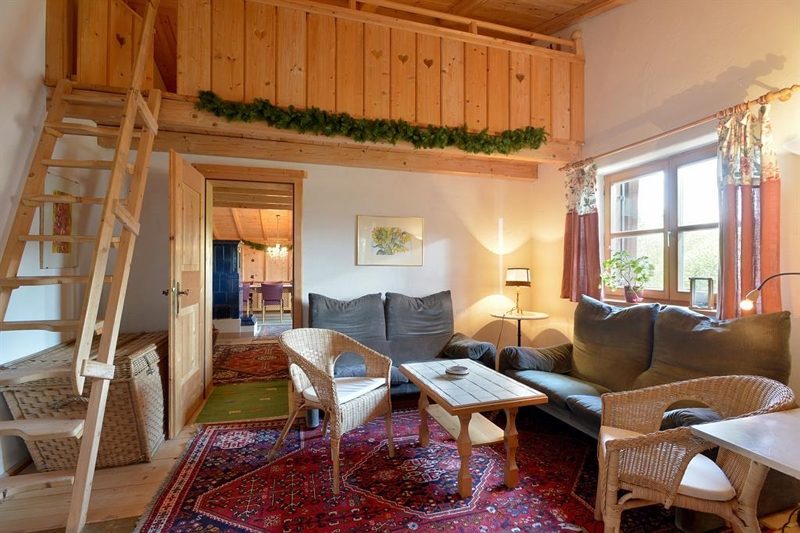 Kaiserblick: Wohnzimmer mit Galerie